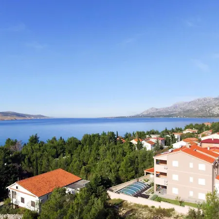 Matas-1 By Interhome アパート ロバニスカ