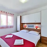 Matas-1 By Interhome Appartement Rovanjska