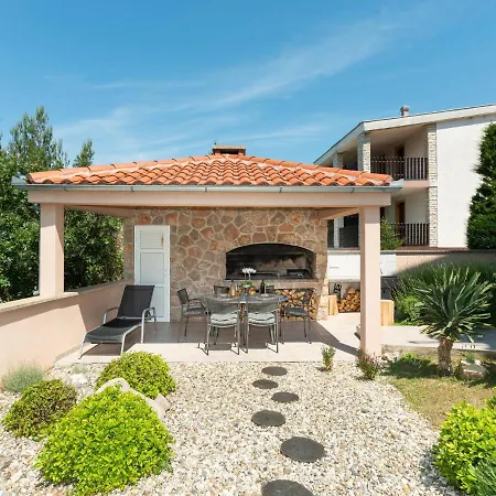 Matas-1 By Interhome Rovanjska