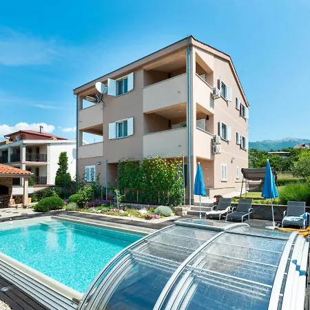 Matas-1 By Interhome Appartement Rovanjska