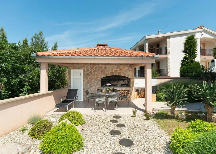 Matas-1 By Interhome Rovanjska